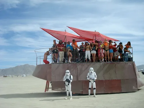 Jabba visited by stom troopers